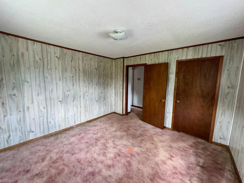 Photo 20 of 24 residential for sale in Chesapeake virginia