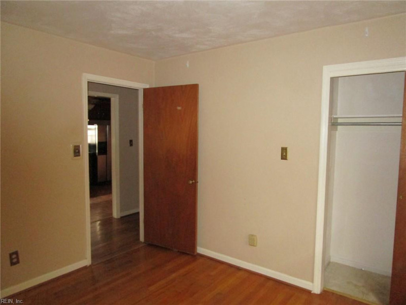 Photo 14 of 25 residential for sale in Hampton virginia