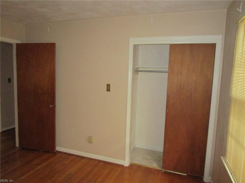 Photo 15 of 25 residential for sale in Hampton virginia