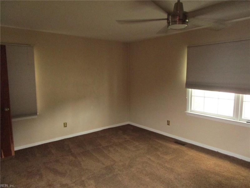 Photo 18 of 25 residential for sale in Hampton virginia