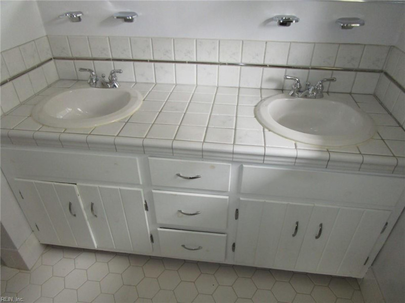 Photo 21 of 25 residential for sale in Hampton virginia