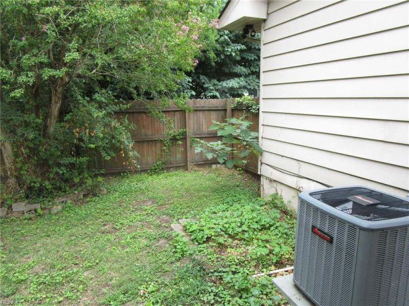 Photo 5 of 25 residential for sale in Hampton virginia