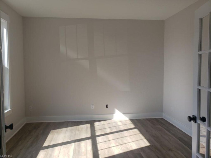 Photo 4 of 44 residential for sale in Virginia Beach virginia