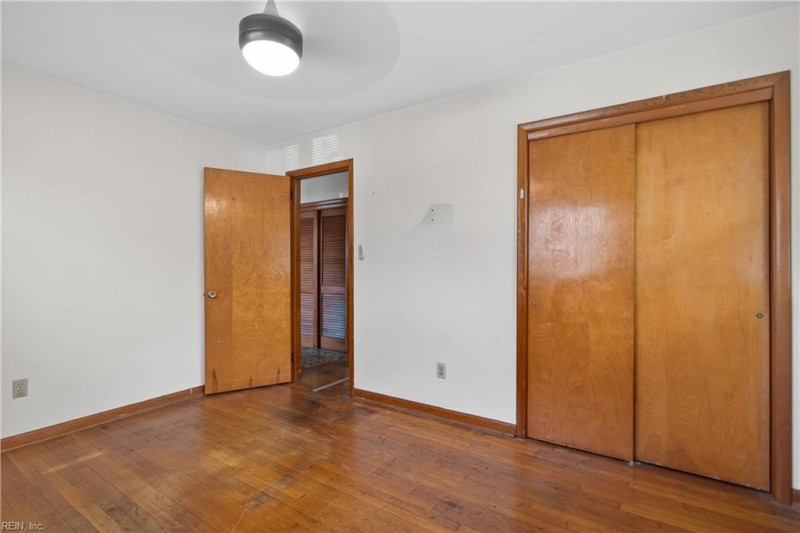 Photo 15 of 32 residential for sale in Hampton virginia