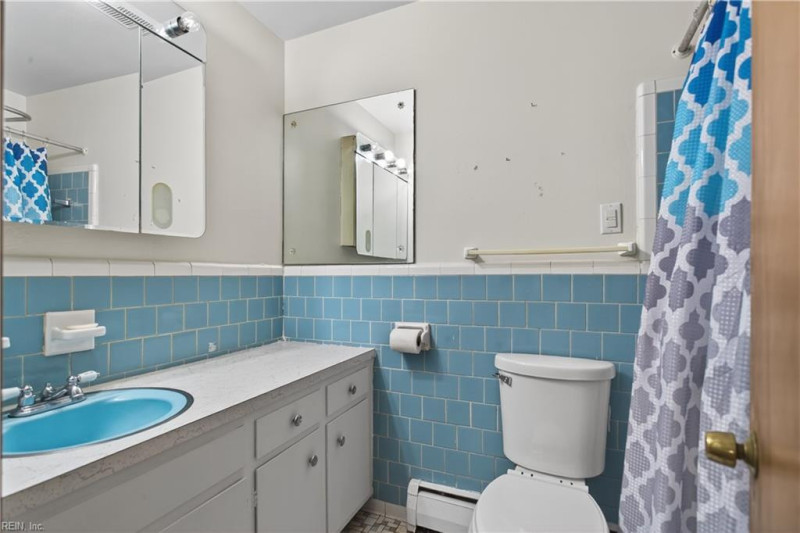 Photo 17 of 32 residential for sale in Hampton virginia