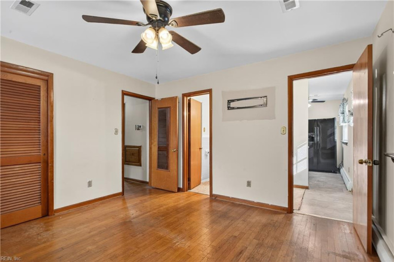 Photo 20 of 32 residential for sale in Hampton virginia