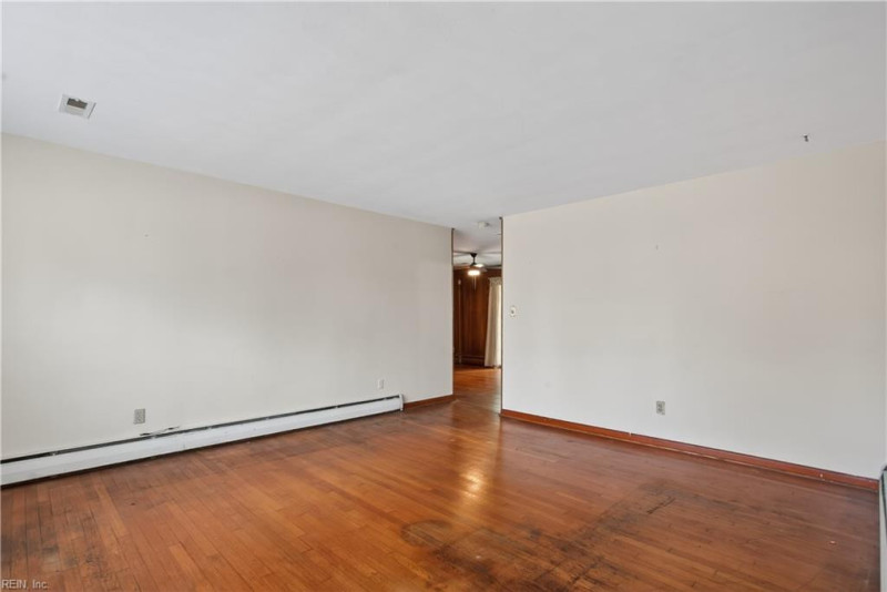 Photo 6 of 32 residential for sale in Hampton virginia