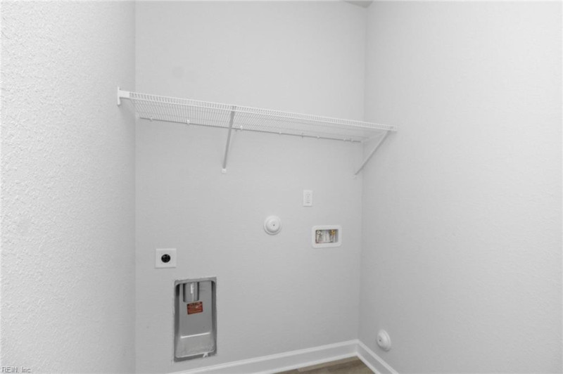 Photo 12 of 46 residential for sale in Chesapeake virginia