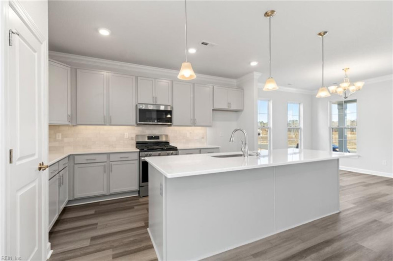 Photo 6 of 46 residential for sale in Chesapeake virginia