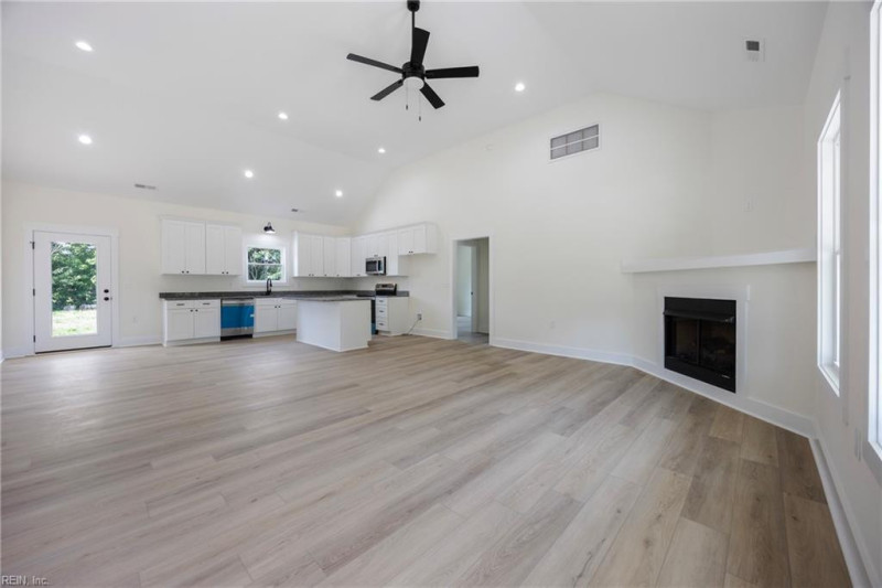 Photo 4 of 42 residential for sale in Pasquotank County virginia