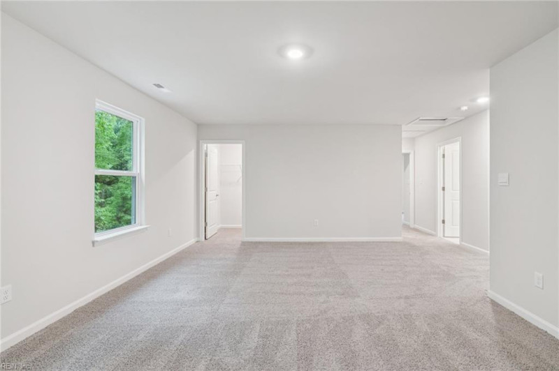 Photo 12 of 33 residential for sale in Gloucester County virginia