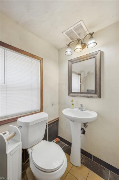 Photo 15 of 28 residential for sale in Norfolk virginia