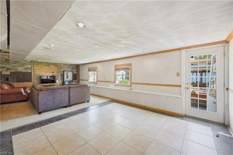 Photo 17 of 28 residential for sale in Norfolk virginia