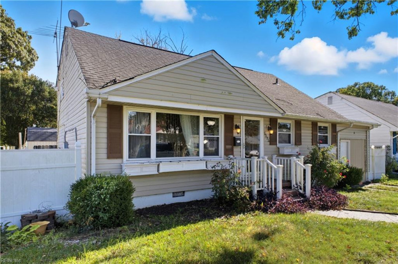 Photo 3 of 28 residential for sale in Norfolk virginia