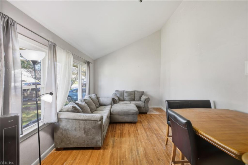 Photo 4 of 28 residential for sale in Norfolk virginia