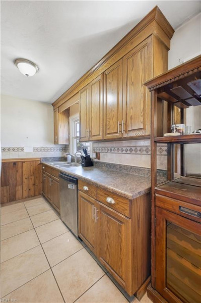 Photo 9 of 28 residential for sale in Norfolk virginia