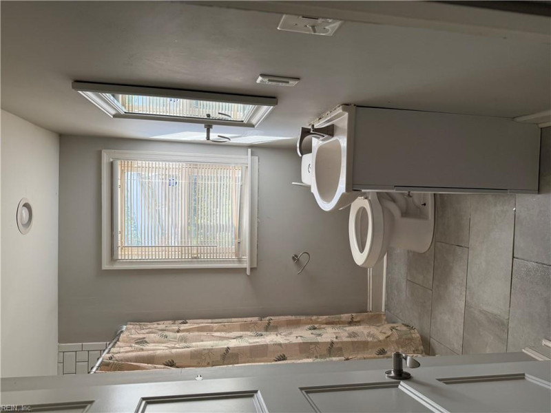 Photo 12 of 29 residential for sale in Portsmouth virginia