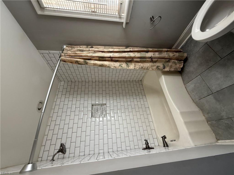 Photo 13 of 29 residential for sale in Portsmouth virginia