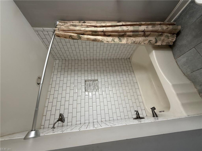 Photo 14 of 29 residential for sale in Portsmouth virginia