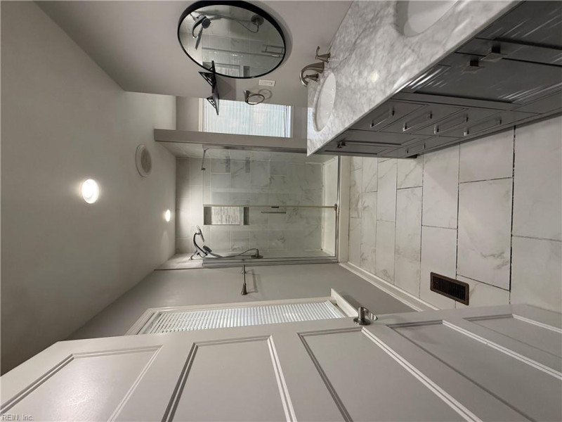 Photo 20 of 29 residential for sale in Portsmouth virginia