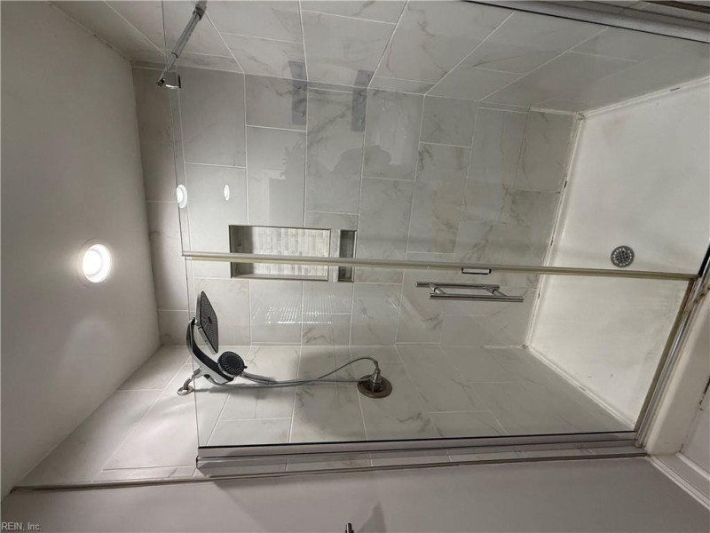 Photo 21 of 29 residential for sale in Portsmouth virginia