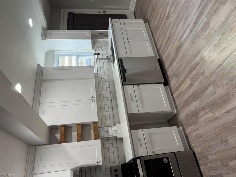 Photo 3 of 29 residential for sale in Portsmouth virginia