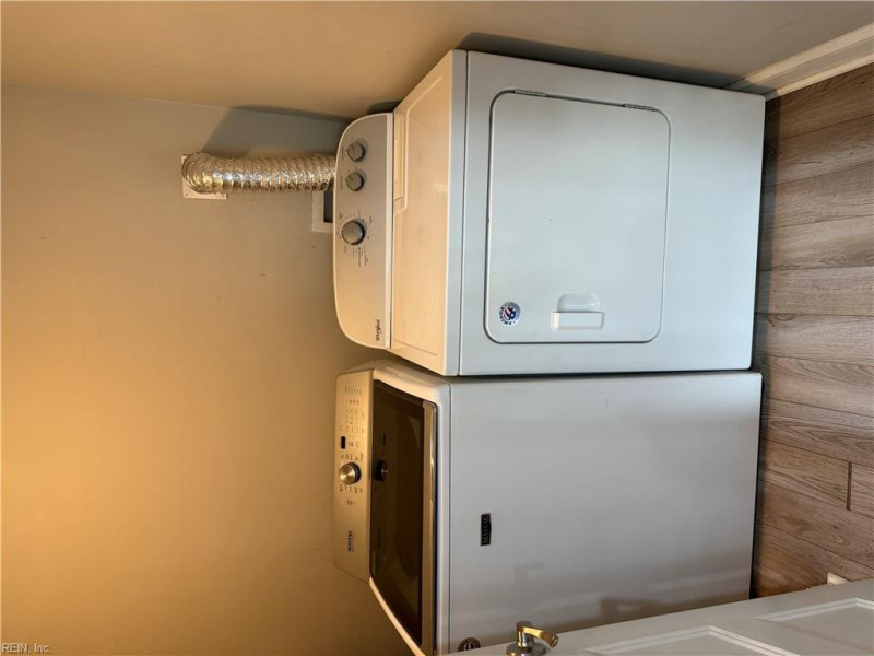 Photo 5 of 29 residential for sale in Portsmouth virginia