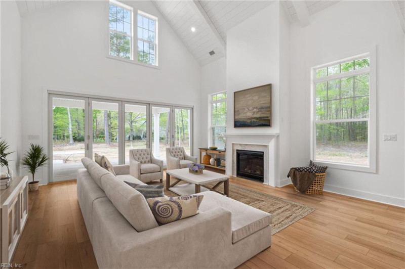 Photo 5 of 12 residential for sale in Chesapeake virginia