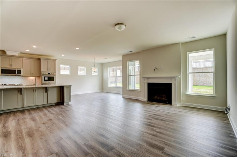 Photo 10 of 33 residential for sale in Suffolk virginia