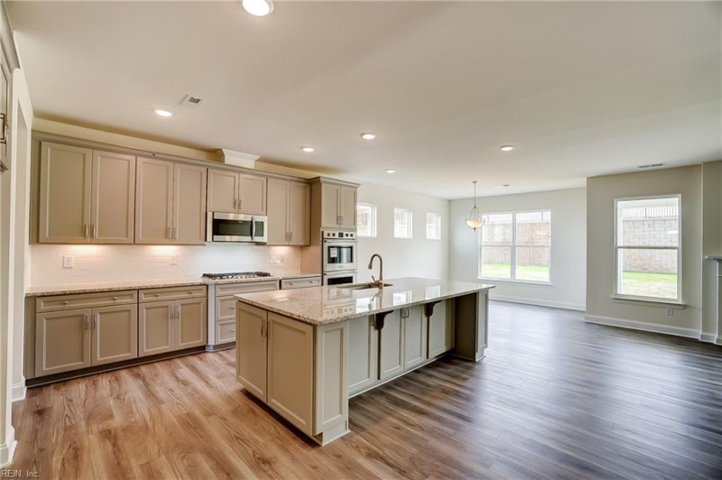 Photo 14 of 33 residential for sale in Suffolk virginia
