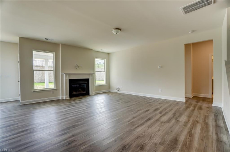 Photo 9 of 33 residential for sale in Suffolk virginia