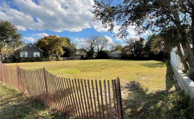 1923 Ocean View Avenue, Norfolk, VA 23503