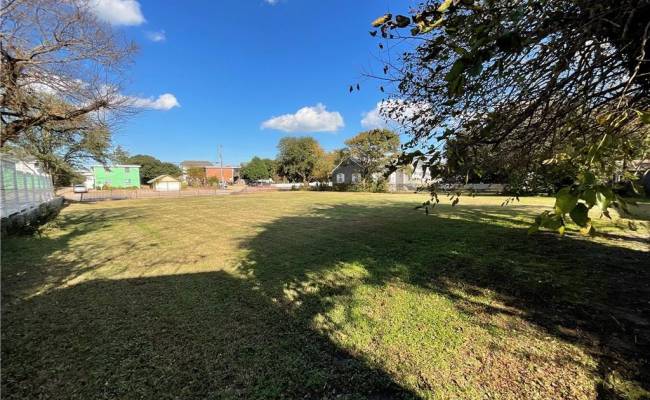 1923 Ocean View Avenue, Norfolk, VA 23503