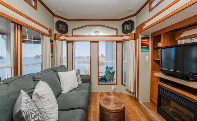 3665 Sandpiper Road, Virginia Beach, VA 23456