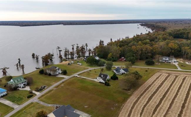 419 BATCHELOR BAY Drive, Bertie County, NC 27957