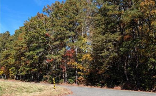 17 N George Washington Memoral Parkway, Gloucester County, VA 23061