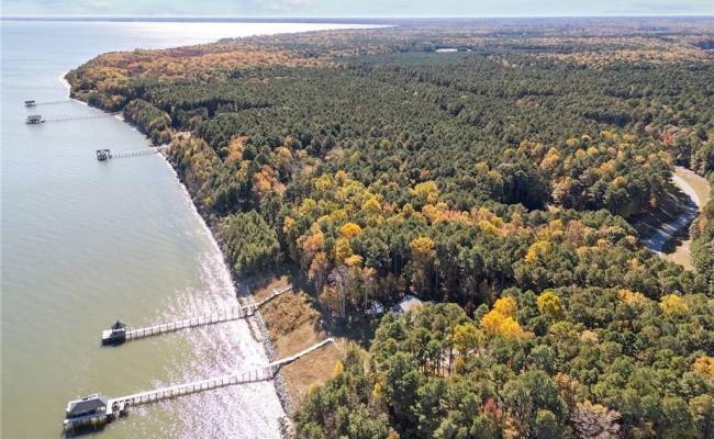 1437 Lawnes Neck Drive, Isle of Wight County, VA 23430