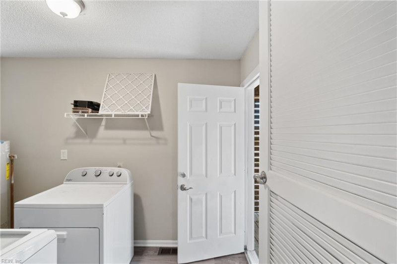 Photo 35 of 50 residential for sale in Virginia Beach virginia