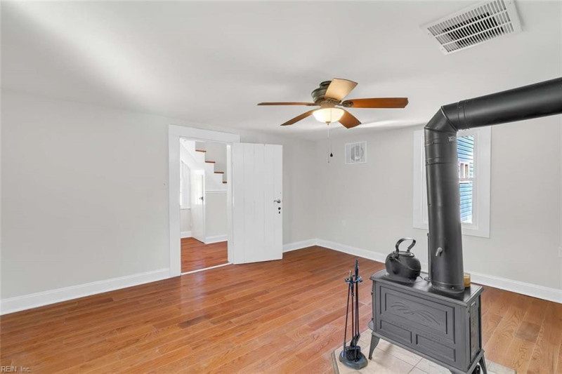 Photo 11 of 41 residential for sale in Mathews County virginia