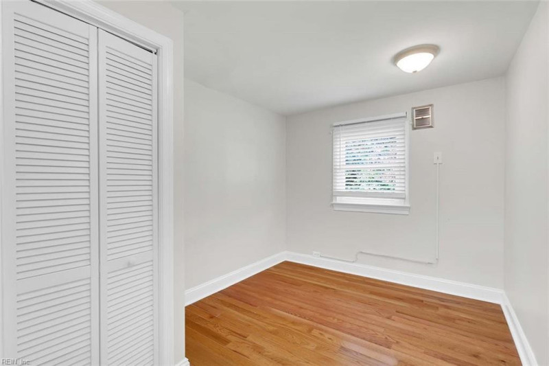 Photo 19 of 41 residential for sale in Mathews County virginia