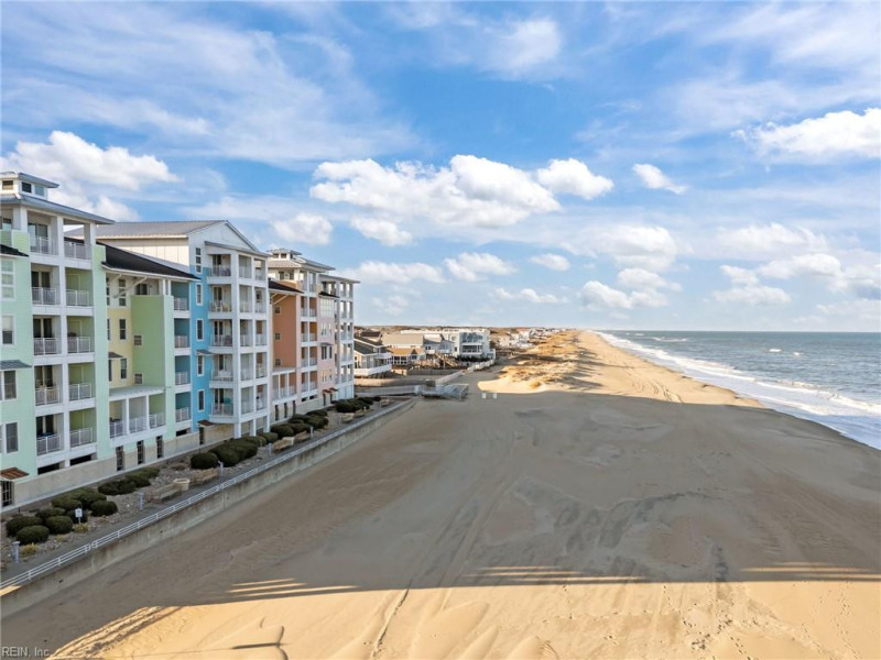 Photo 3 of 38 residential for sale in Virginia Beach virginia