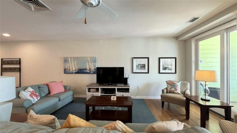 Photo 6 of 38 residential for sale in Virginia Beach virginia