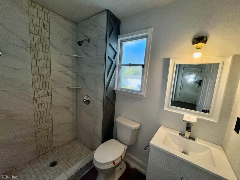 Photo 12 of 13 residential for sale in Portsmouth virginia