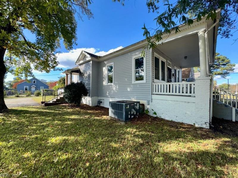 Photo 2 of 13 residential for sale in Portsmouth virginia