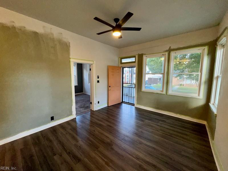 Photo 4 of 13 residential for sale in Portsmouth virginia