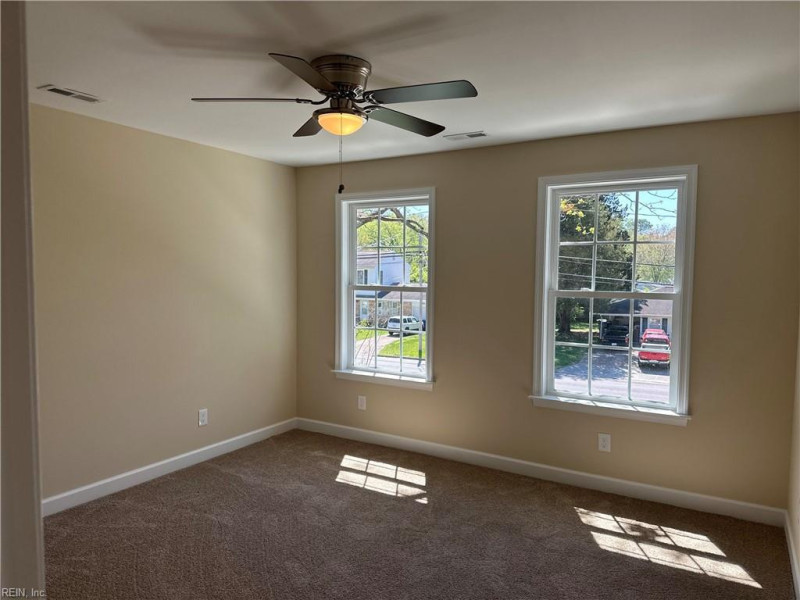 Photo 7 of 36 residential for sale in Hampton virginia