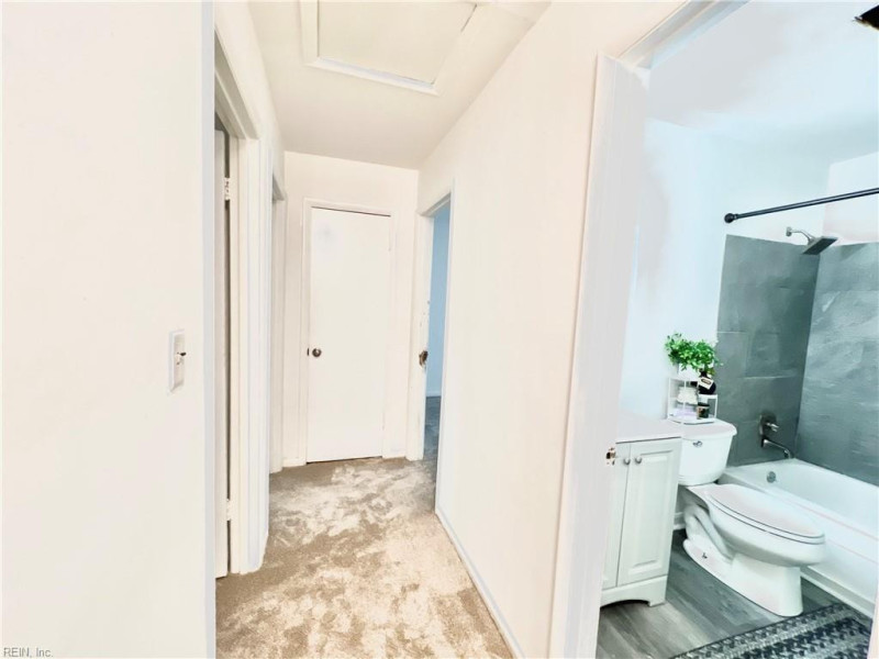 Photo 10 of 18 residential for sale in Chesapeake virginia