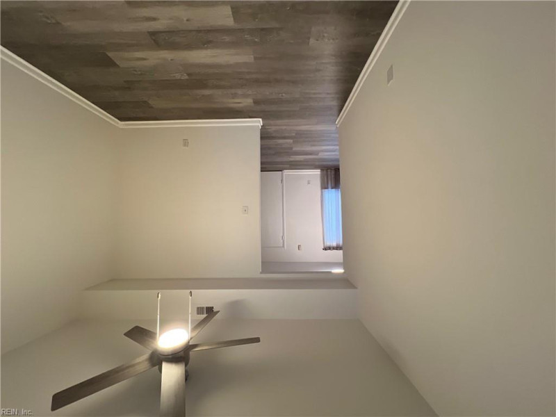 Photo 7 of 18 residential for sale in Chesapeake virginia