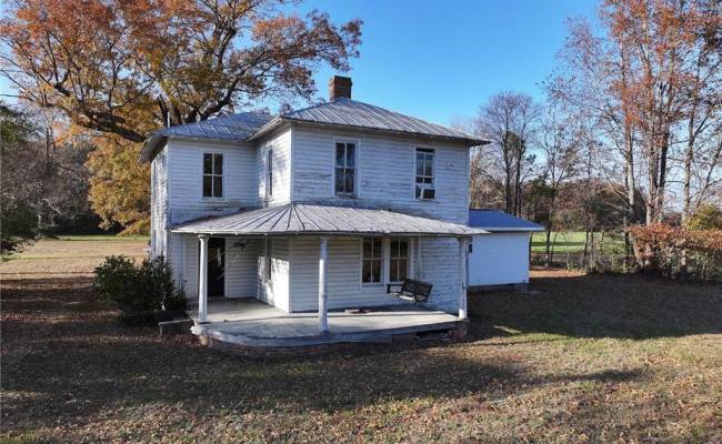 8811 Rolfe Highway, Surry County, VA 23839