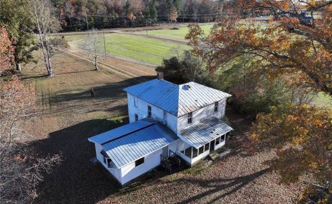 8811 Rolfe Highway, Surry County, VA 23839